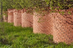 The wavy brick walls in england are doing something clever