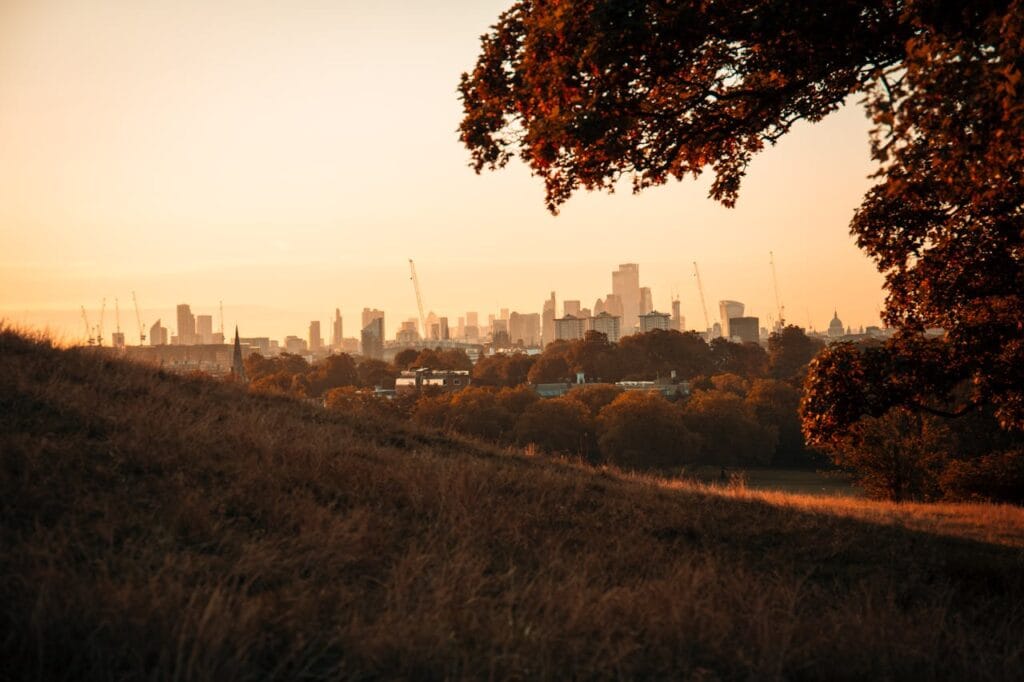 victoria park london evening