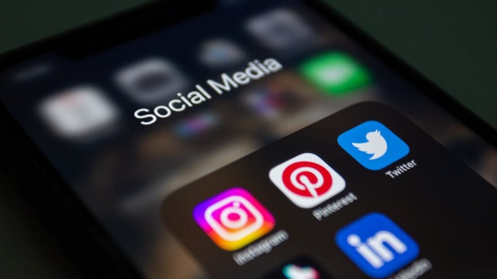 social media emotional expression